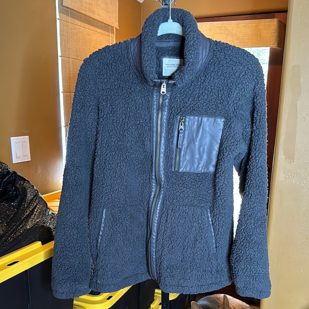 Abercrombie & Fitch Soft A&F Leather Trim Sherpa Fleece Jacket Size Small - Picture 4 of 10